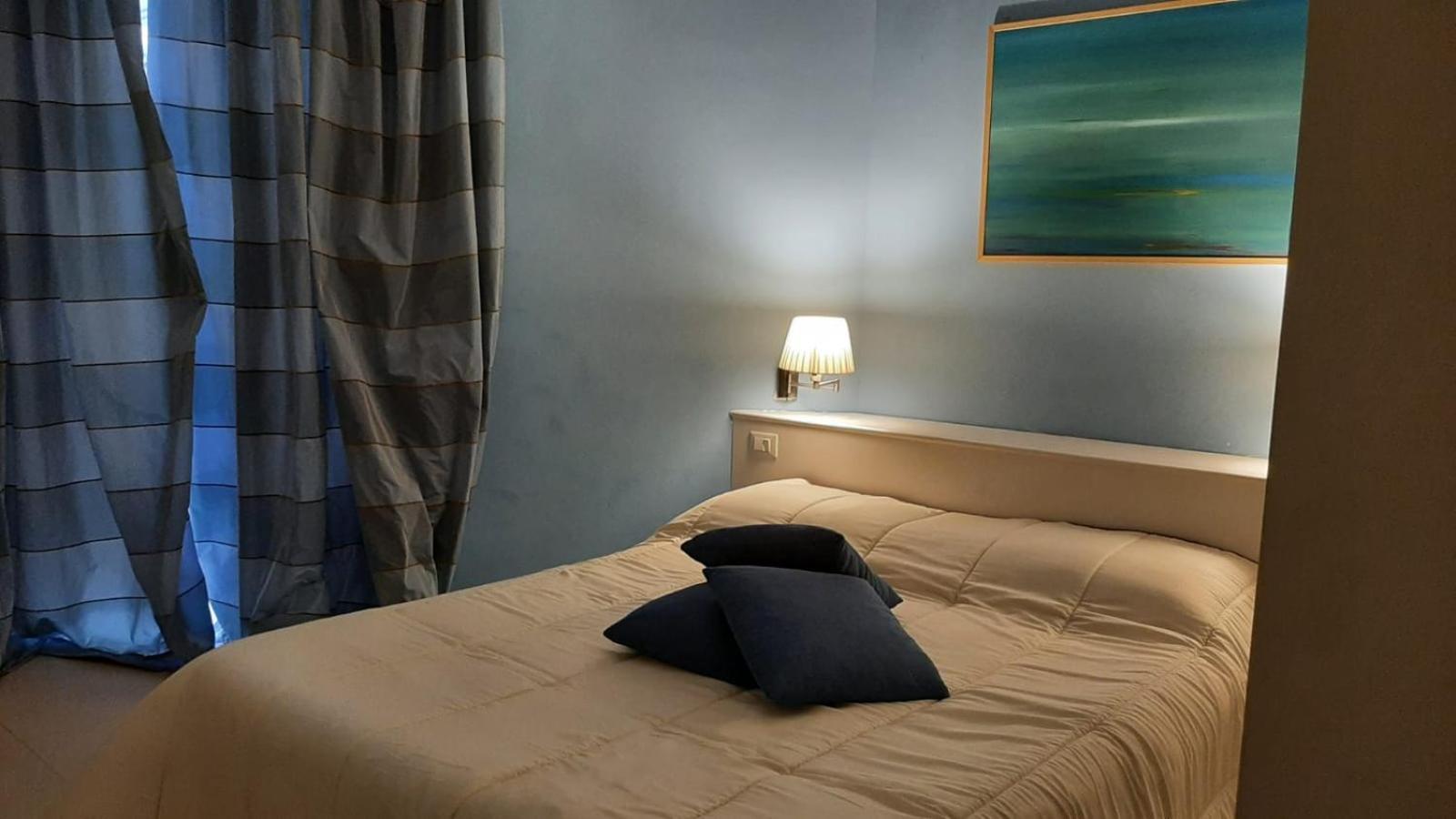 R&B Mezzocannone Naples Luaran gambar